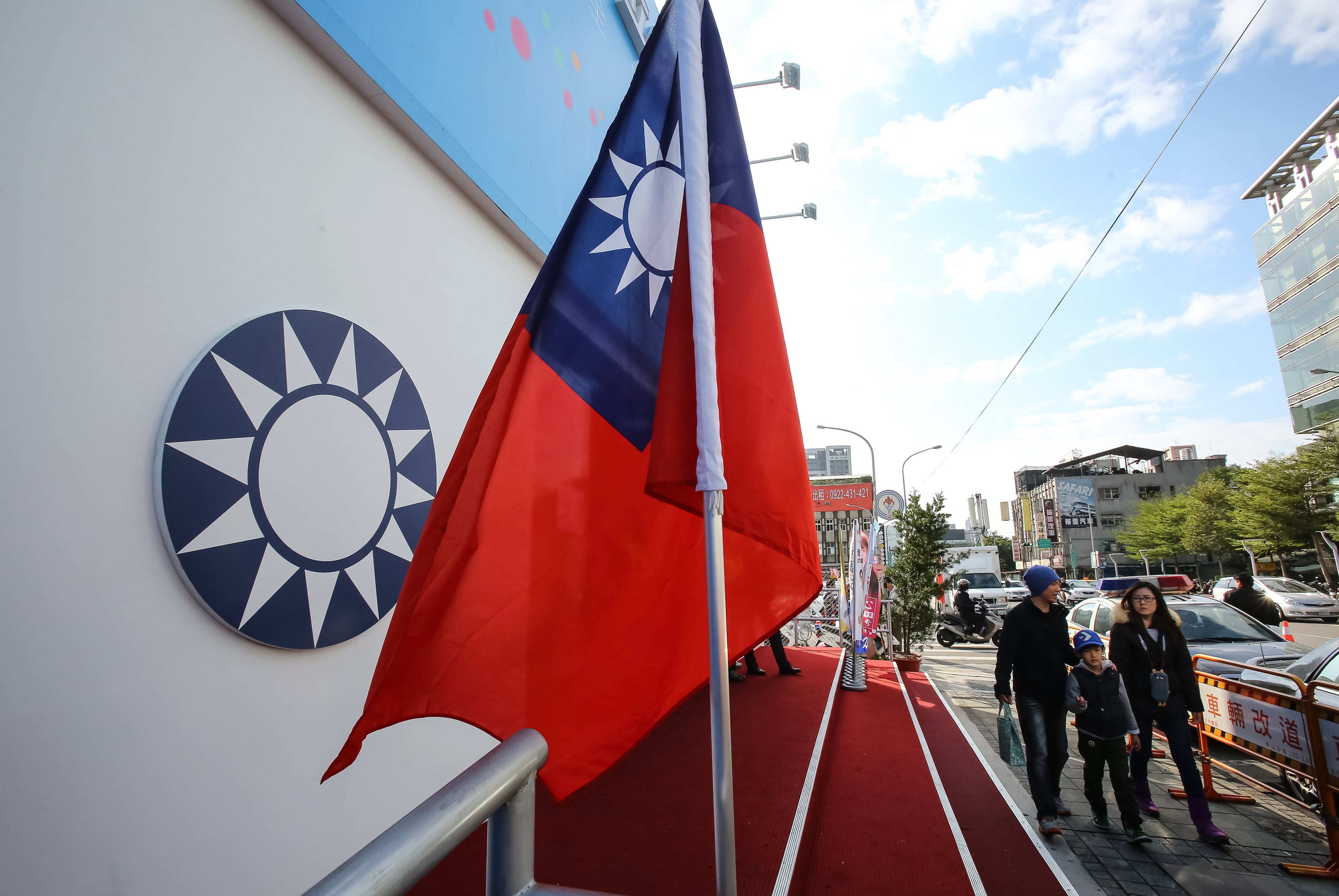 Taiwan's FSC Chairman Resigns Amid Mega Financial Scandal