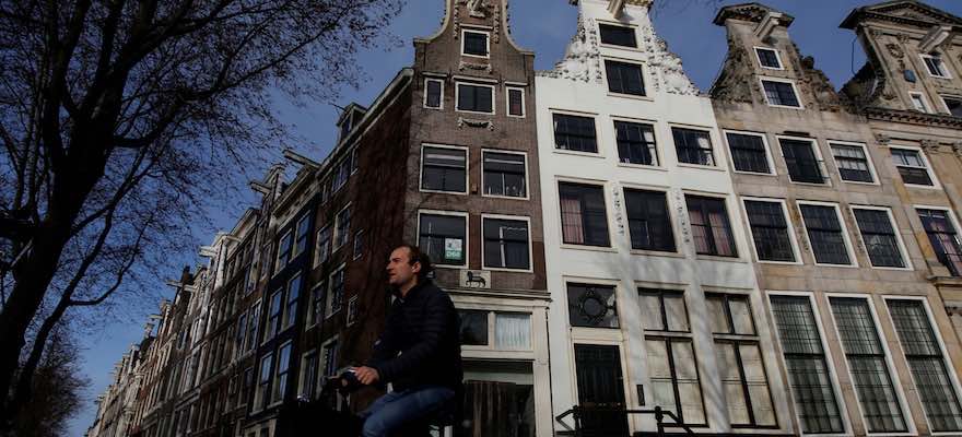 MUFG Breaks Rank with Other Japanese Banks, Eyeing Amsterdam as EU Hub