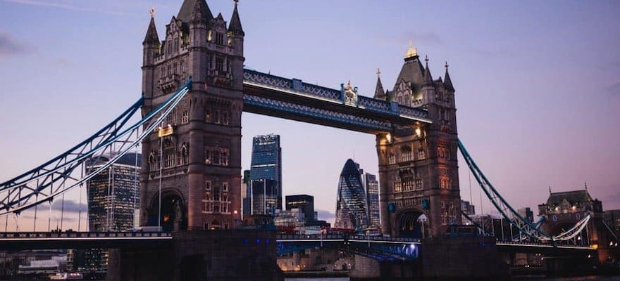 London FX Volume Shrinks to $2.41 Trillion Per Day in April 2020