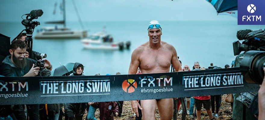 FXTM Brand Ambassador Lewis Pugh Completes World Record Long Swim
